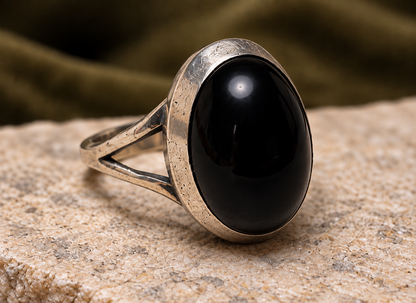 Inel din argint cu onix, diametru interior 19 mm