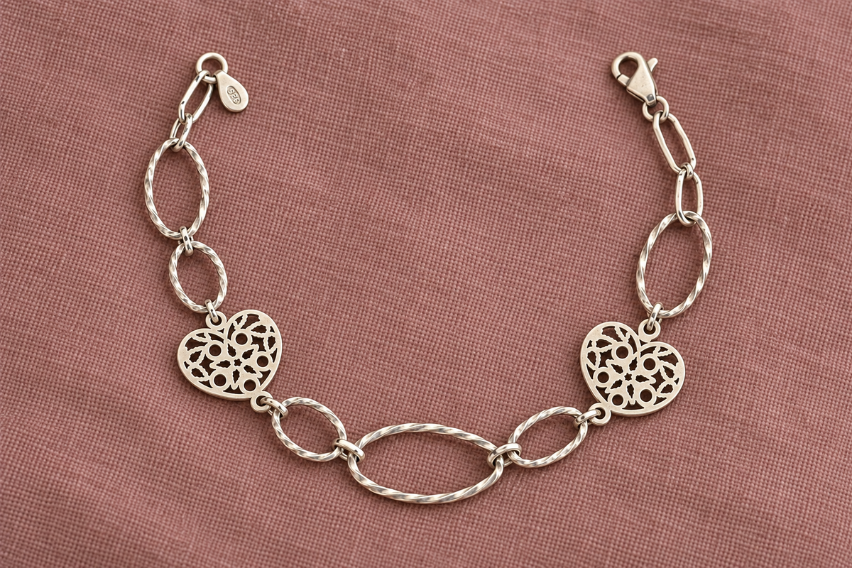 Brățară din argint cu inimioare decorative, 19 cm